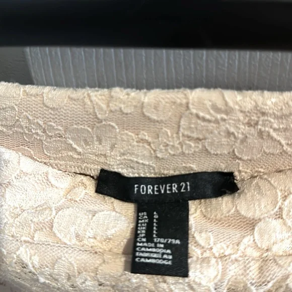 Forever 21 Lace Floral Skirt - Picture 2 of 5